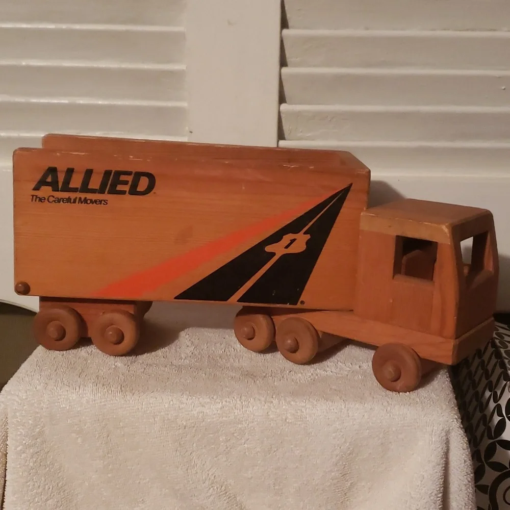 Vintage Allied Movers Truck